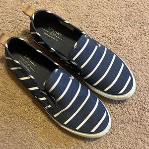 Ladies size 8.5 Sperry boat shoes made for Vineyard Vines